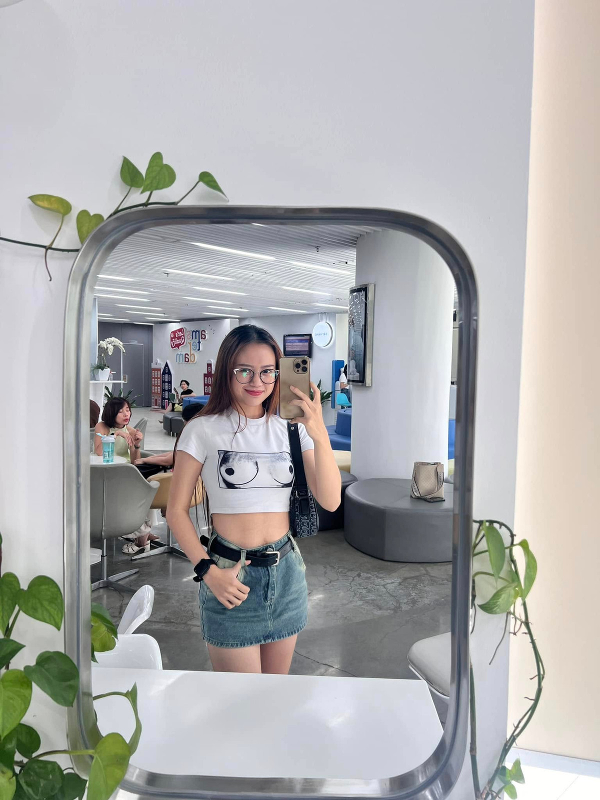 Hot girl làng streamer Việt này thường xuyên chia sẻ những hình ảnh tập luyện và tham gia các hoạt động thể thao trên trang cá nhân, nhận được sự ủng hộ nhiệt tình từ người hâm mộ.