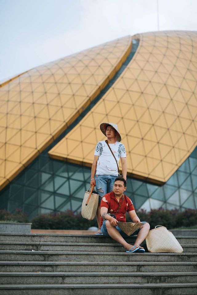 Mới đây trên Ghiền Đà Lạt, một group nhỏ thuộc cộng đồng Việt Nam Ơi, chàng photographer Cristi Thương vừa đăng tải bộ ảnh “trải lòng” về cuộc sống của anh em làm nghề chụp ảnh trong thời điểm hiện nay.