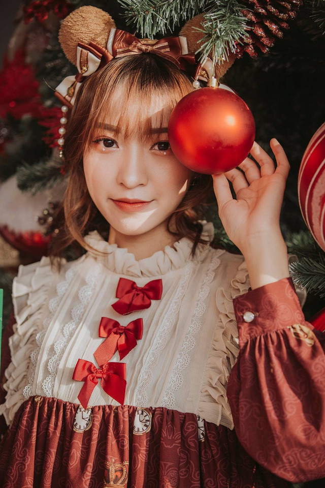 Để thực hiện bộ ảnh này, Mỹ Trinh đã lên ý tưởng và chuẩn bị trong 2 ngày. Cô lựa chọn kĩ càng từ trang phục, phụ kiện, kiểu tóc, cách trang điểm và cách diễn xuất trước ống kính.