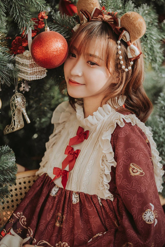 Theo chia sẻ của Mỹ Trinh, dịp Noel năm nay, dự định của cô nàng là nghỉ ngơi và tranh thủ đi chơi với gia đình, bạn bè để thư giãn sau những ngày học tập, ôn thi bận rộn.