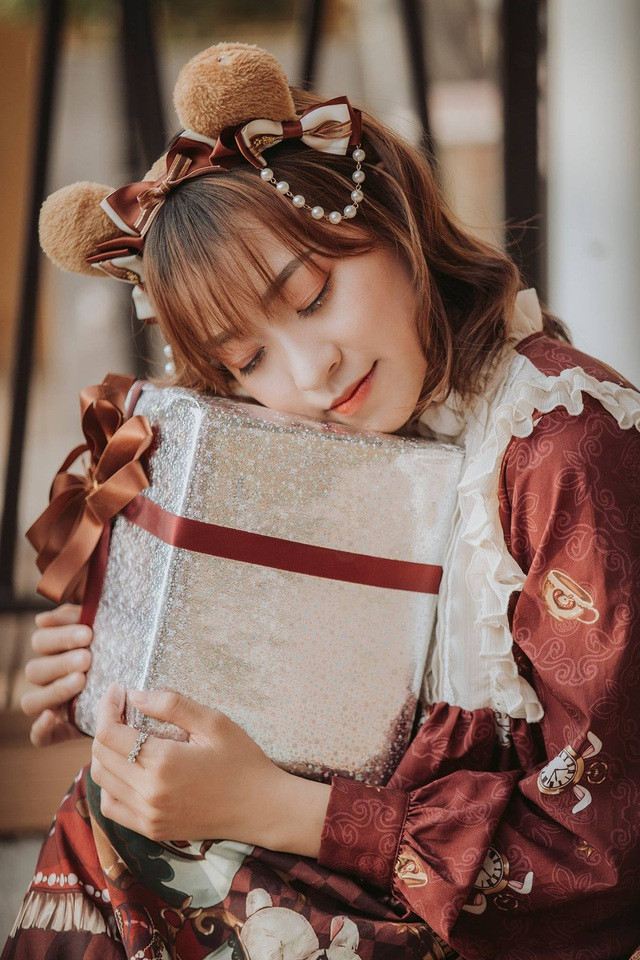 Việc đứng lớp dạy giao tiếp tiếng Anh giúp Mỹ Trinh có thêm thu nhập, cùng với đó là trau dồi được kinh nghiệm sư phạm của mình.