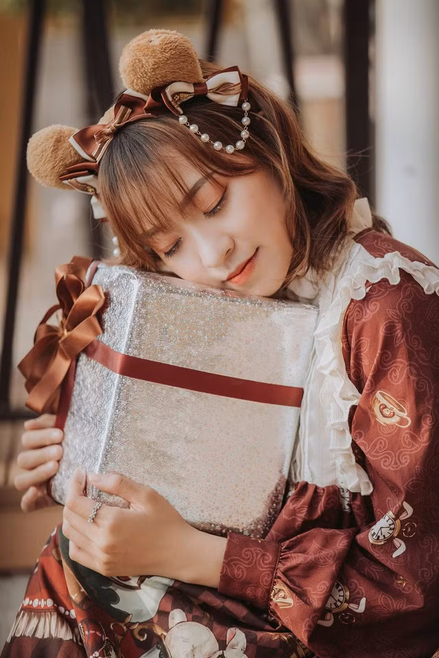 Việc đứng lớp dạy giao tiếp tiếng Anh giúp Mỹ Trinh có thêm thu nhập, cùng với đó là trau dồi được kinh nghiệm sư phạm của mình.