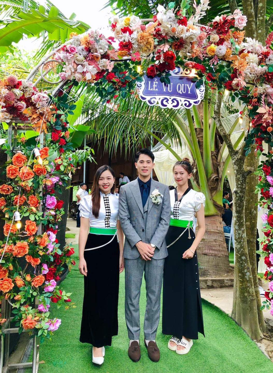 Hiện tại, khi bé đầu lòng - Luffy được hơn 8 tháng tuổi, Đình Trọng và Huyền Trang mới tổ chức đám cưới.