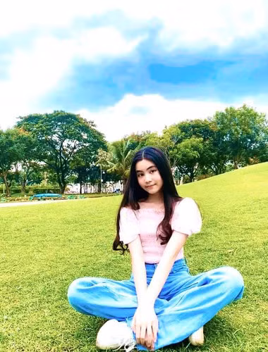 Ngoài sở hữu những đường nét để trở thành mỹ nhân trong tương lai, cả Lọ Lem và Hạt Dẻ còn có nhiều tài lẻ hơn người.