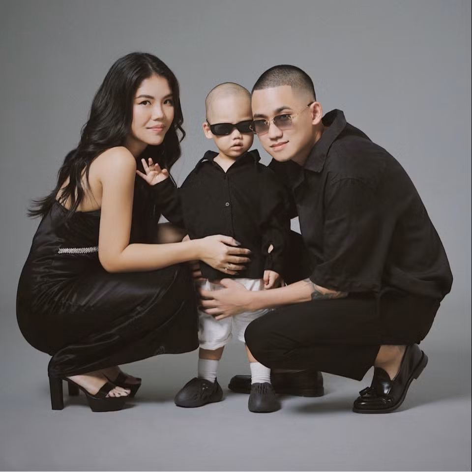 Hài hước là cô bạn Lacci rất nhiệt tình chuyên đi tìm bạn gái cho Trox. Nhưng chẳng ai ngờ, giới thiệu hết cô này đến cô khác Trox lại chỉ “ưng” bà mối.