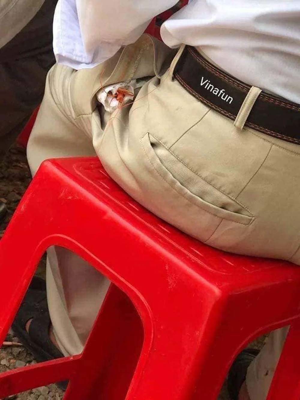 Bên cạnh những bình luận ủng hộ chuyện gói phần mang về nhưng chỉ trích kịch liệt hành động "kém duyên" của người phụ nữ trên thì một bộ phận dân mạng khác nêu ý kiến rằng, cần loại bỏ thói quen này để tạo thành nếp sống văn minh hơn.