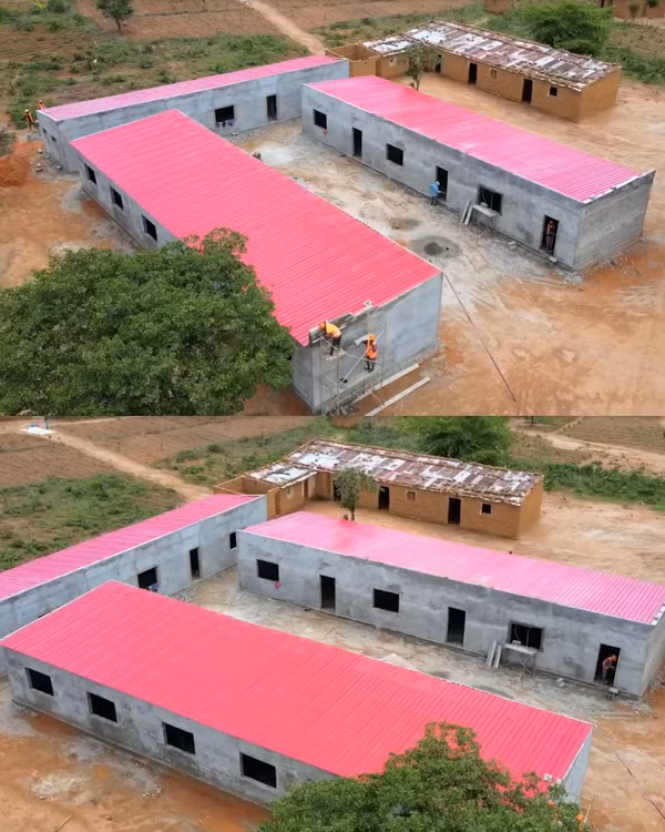 Quang Linh cũng hé lộ một điểm đặc biệt so với các trường học Việt Nam: “Tại Angola người dân không có thói quen treo cờ và cũng không có nghi thức chào cờ đầu tuần như các trường học ở Việt Nam các bạn ạ".