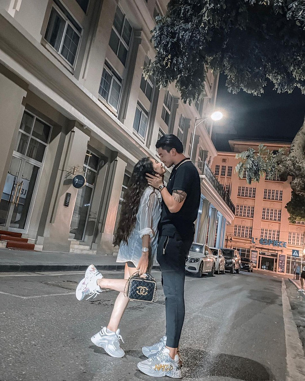 Chứng kiến những hình ảnh sau khi sinh nở của Kiều Anh, ai cũng phải công nhận cô nàng vẫn xinh đẹp, rạng rỡ và thon gọn.