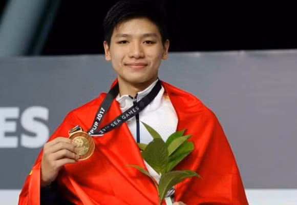 Chưa hết, theo chia sẻ từ nam vận động viên 21 tuổi thì anh đã xin từ giã đội tuyển bơi quốc gia Việt Nam từ ngày 10/6.