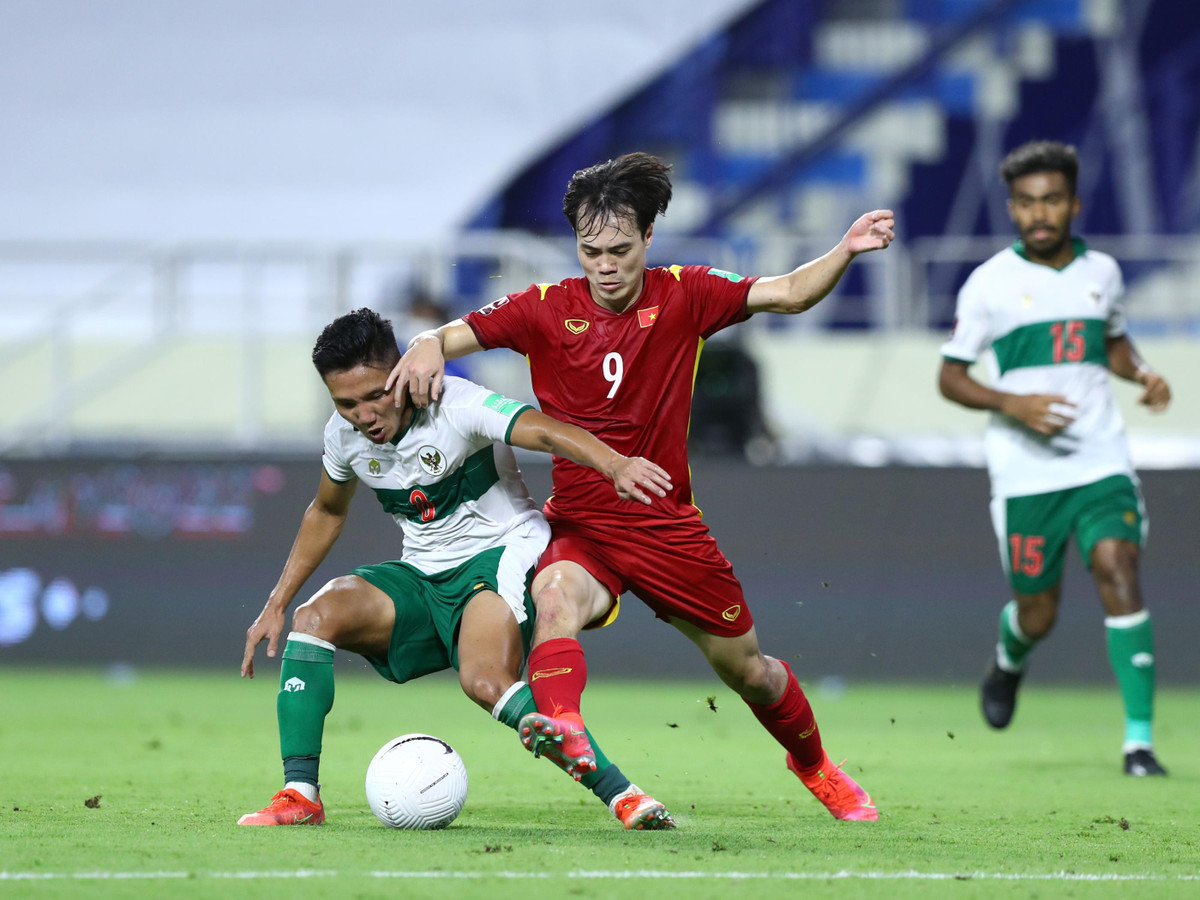 Về mặt phong độ, Văn Toàn đang có mùa giải hay nhất trong màu áo Hoàng Anh Gia Lai với 7 bàn/24 trận tại V.League 2022. Anh giải tỏa cơn khát bàn thắng trong màu áo ĐT Việt Nam sau hơn 5 năm với 1 bàn thắng ghi được trong trận giao hữu với Ấn Độ.