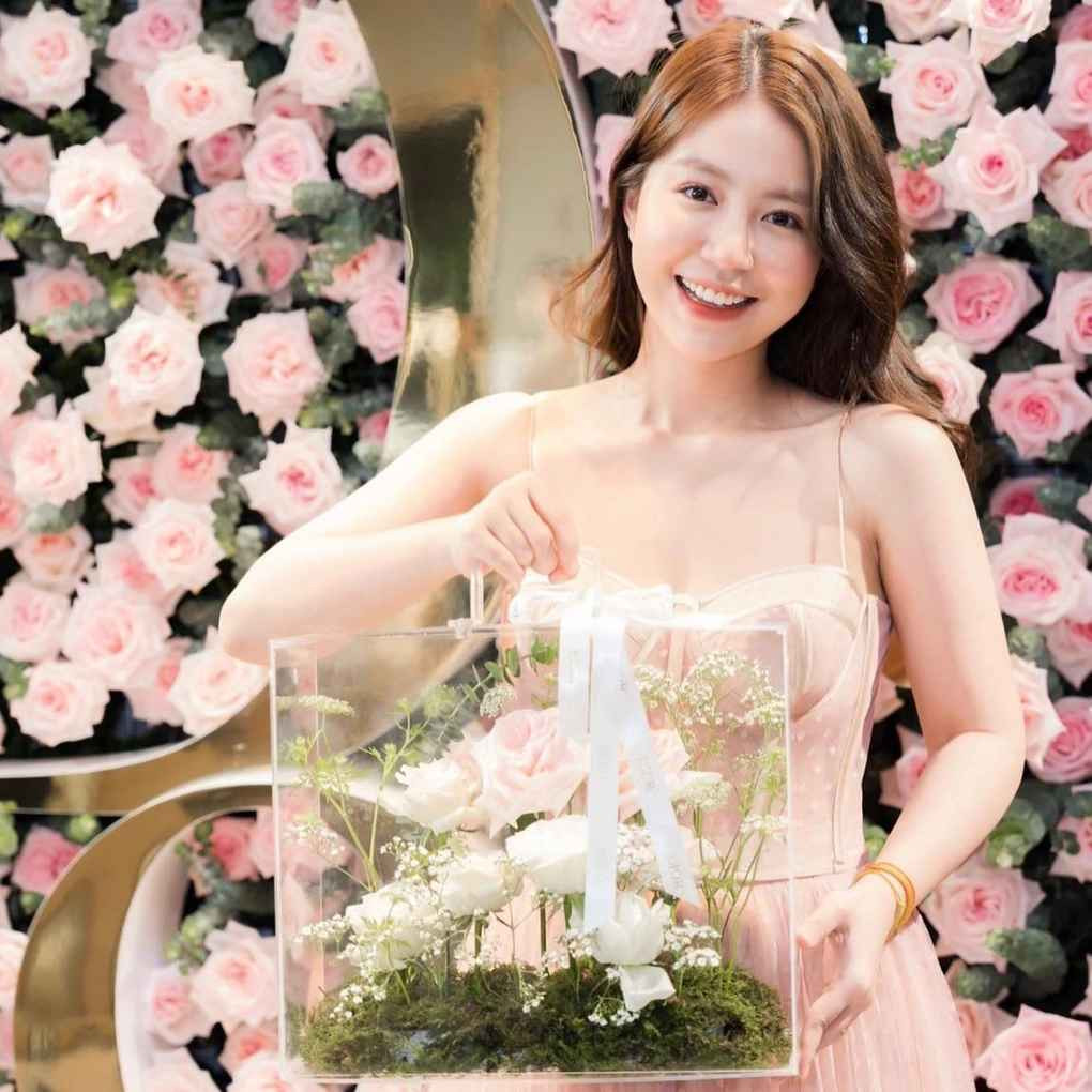 Tuy nhiên, Mẫn Tiên tìm được cách cân bằng cảm xúc, dành toàn bộ thời gian để chăm sóc cho em bé Noah