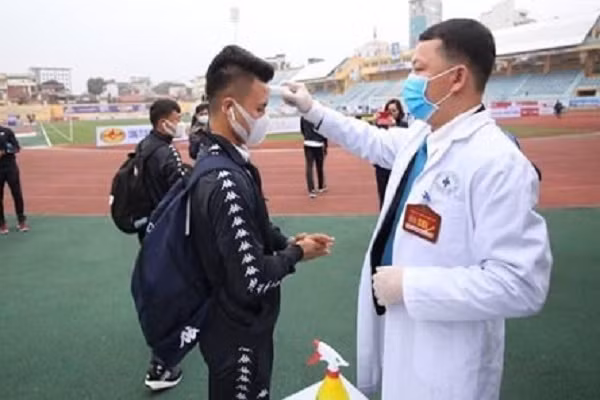 V League du kien lui den nam 2022, cuoc song 400 cau thu ai cuu?-Hinh-3