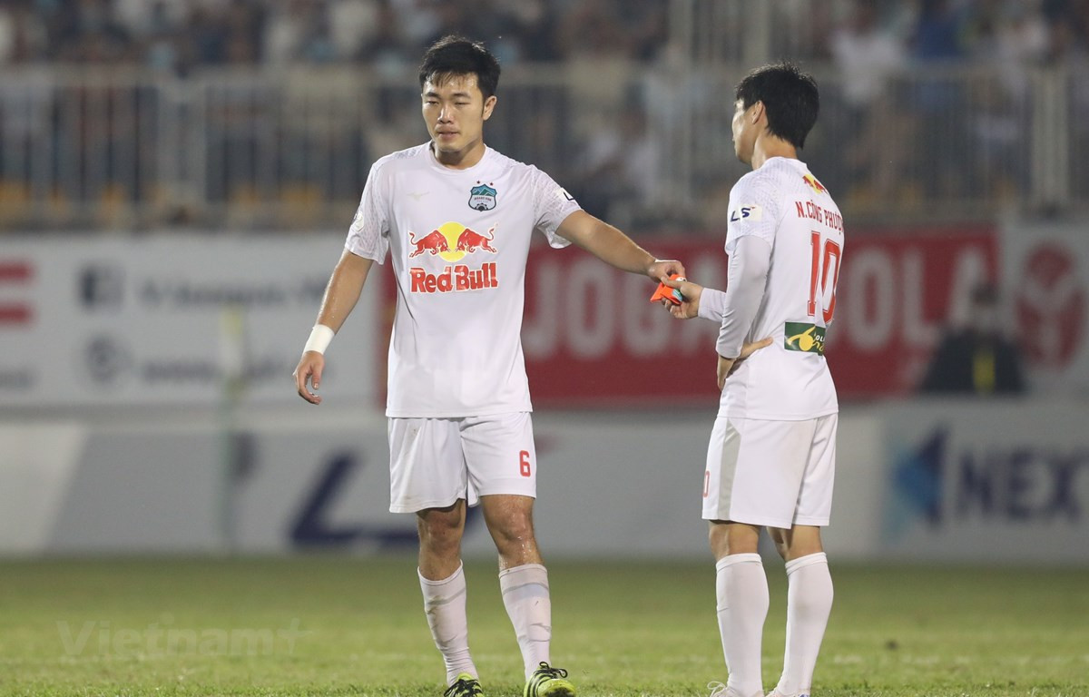 V League du kien lui den nam 2022, cuoc song 400 cau thu ai cuu?