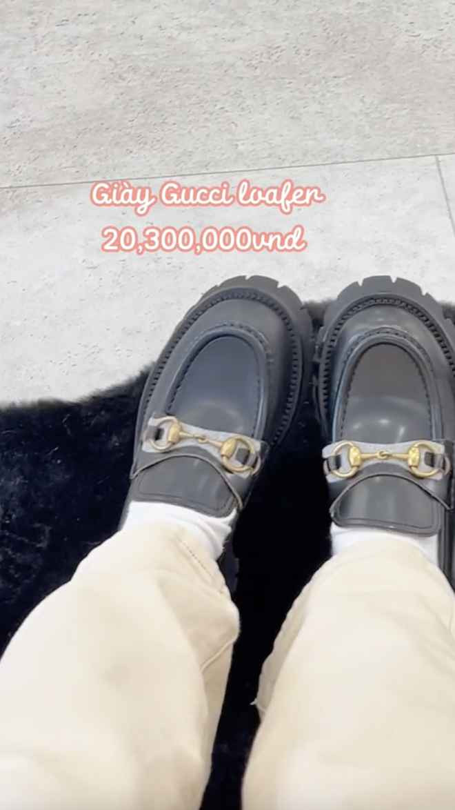 Trong một clip shopping cuối năm với Chao, những món đồ mà cô bạn lựa chọn đều có giá trị không nhỏ, đa số là hàng hiệu.