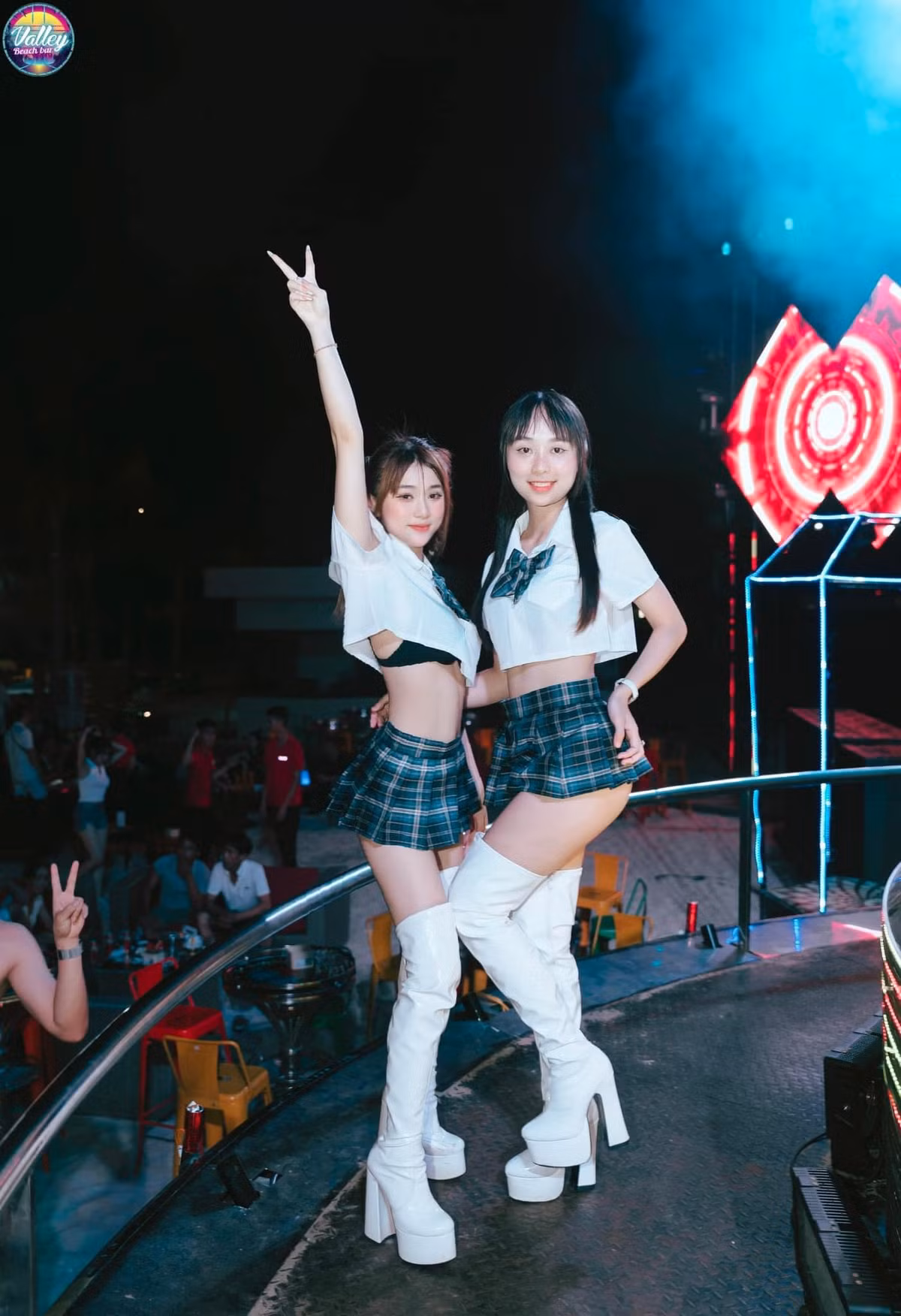 Những clip nhảy của Quỳnh Nga đang thu hút hàng trăm nghìn lượt xem nhờ những bước nhảy và thân hình quyến rũ của cô nàng dancer.