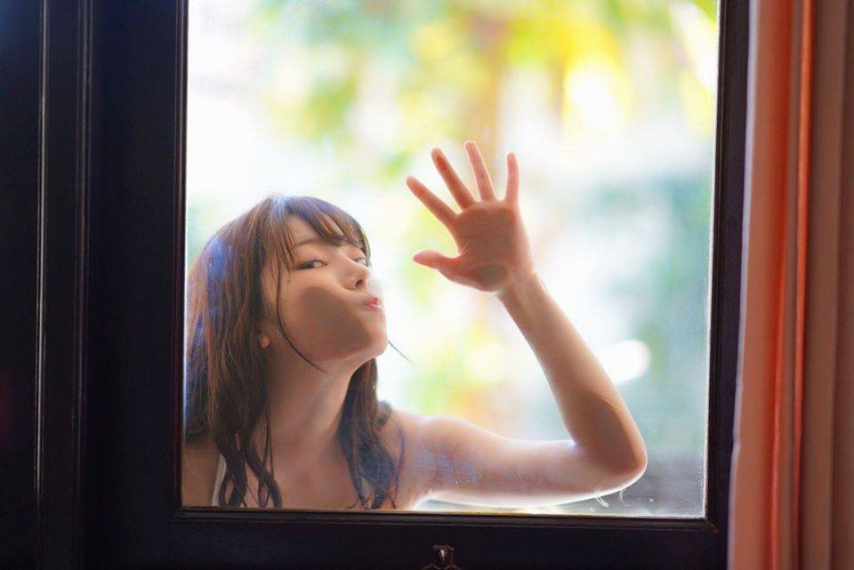 Ngoài công việc là một diễn viên, Kaede cũng đang phát triển rất nhiều lĩnh vực khác, trong đó có cả làm Youtube hay livestream và tại bất kỳ đâu, cô nàng cũng luôn được đông đảo các fan nam ủng hộ một cách nhiệt tình.