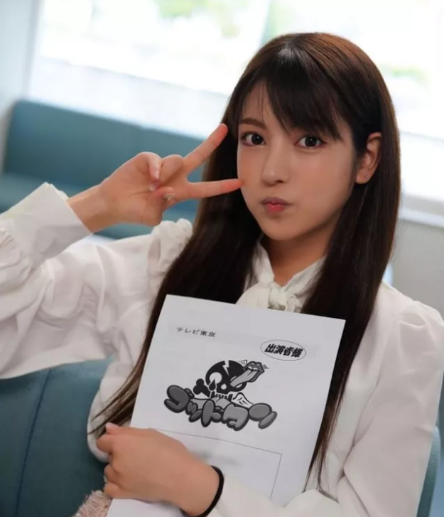 Cũng chẳng mất quá nhiều thời gian, gái xinh tẩy trang lộ mặt mộc gây xao xuyến MXH những ngày qua cũng đã được tìm thấy. Đó là Kaede Karen - một trong những diễn viên 9X nóng bỏng nhất ở thời điểm hiện tại.