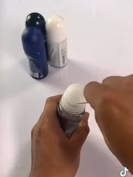 Cụ thể, các thành viên để lại bình luận như: như: "Nhiều người bình luận "thật không" làm mị mắc cười ghê" hay "Tự nhiên sáng chủ nhật thức dậy, ai cũng bảo trong chai lăn nách có đồ quý hiếm?".