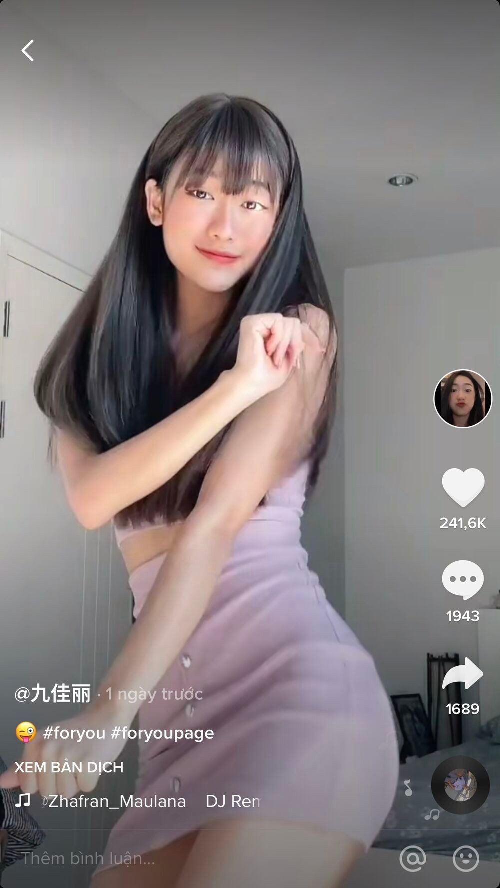 Trước đó, trên trang cá nhân hot girl Lê Bống từng chia sẻ đoạn clip trong phòng thu.