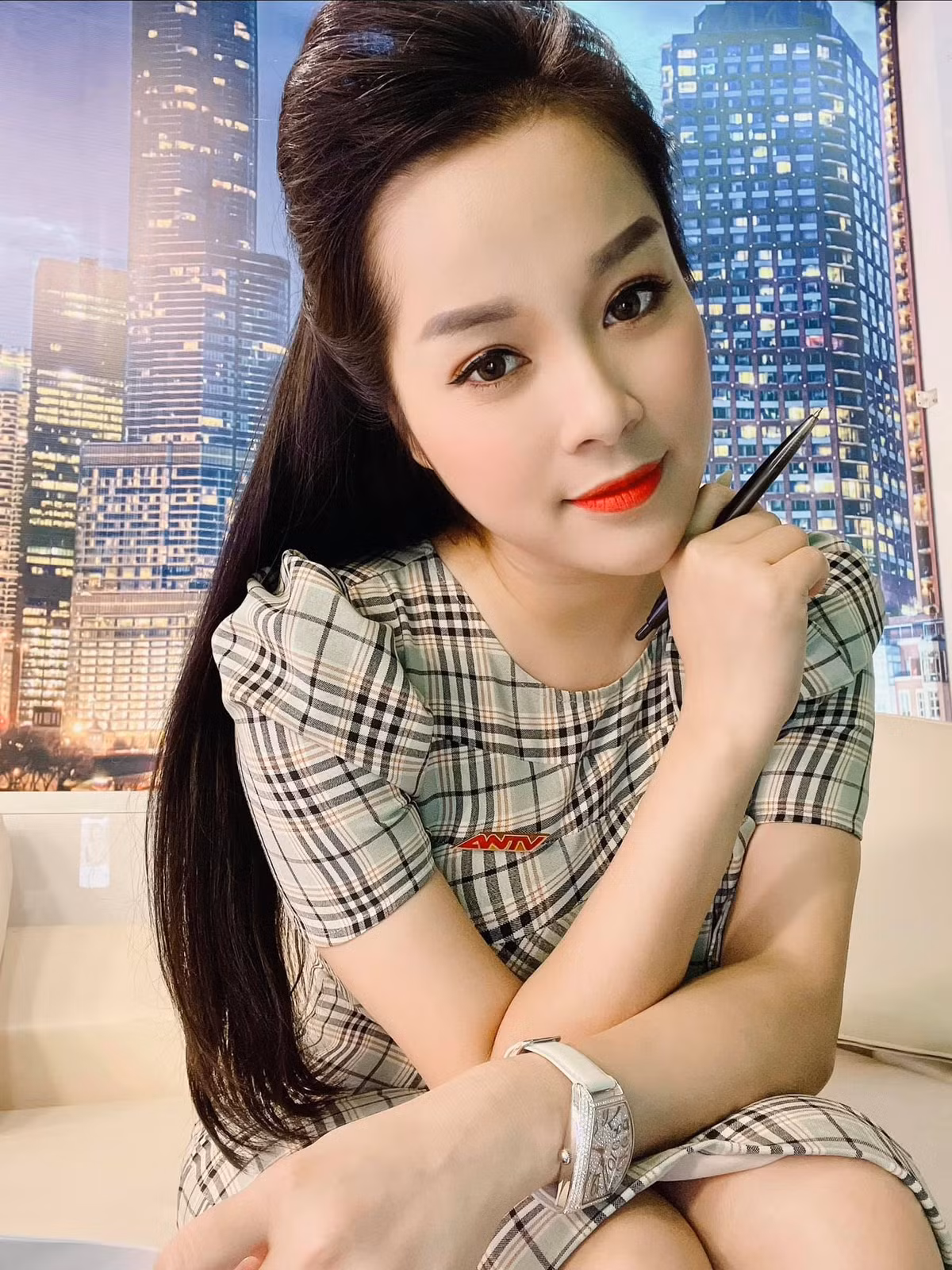 Hình ảnh Minh Hương trước khi lên sóng truyền hình.