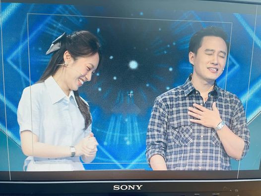 Bên cạnh đó, Khánh Vy còn không quên "nhắc nhẹ" về những thành tích đáng tự hào, làm nên niềm tự hào của Trung tướng Phạm Tuân.