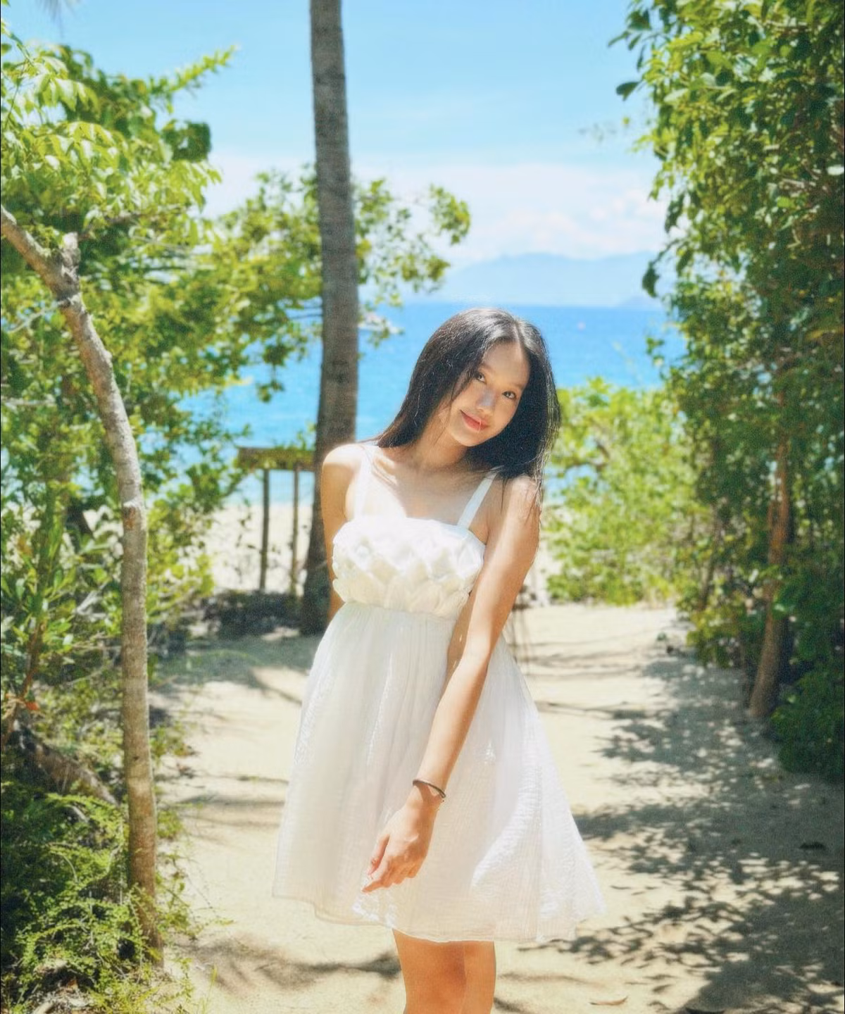 Gần nhất Doãn Hải My vừa cùng Đoàn Văn Hậu xuất hiện tại sân bóng từ thiện.