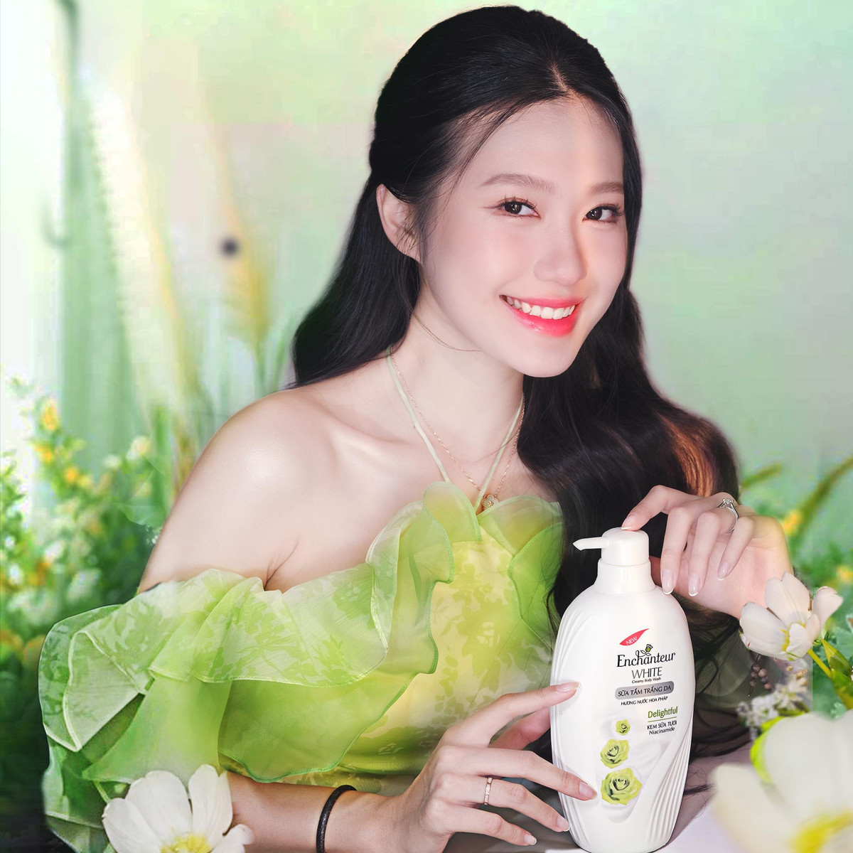 Kể từ khi cưới Đoàn Văn Hậu đây là dịp hiếm hoi người đẹp sinh năm 2001 khoe ảnh cá nhân trên trang cá nhân, cô nàng luôn chia sẻ về những khoảnh khắc bên chồng.