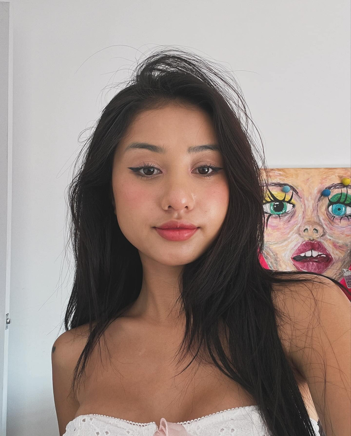 Được biết, mặc dù Trinh Thảo đã ưng ý chiếc mũi được sửa cách đây mấy năm nhưng vì tụt sụn nên buộc phải chỉnh lại vào đầu năm 2024.