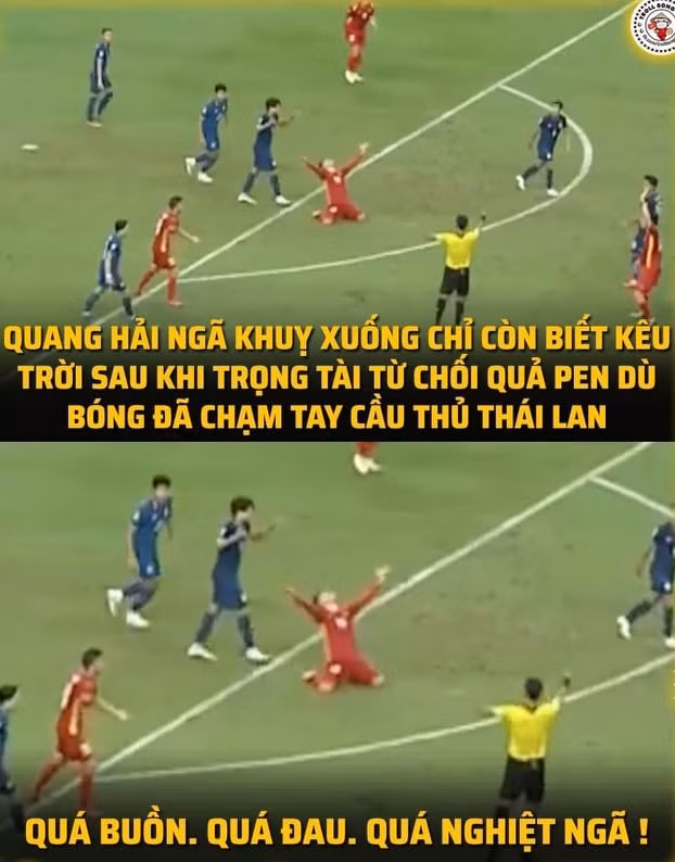 Tình huống chạm tay trong vòng cấm rõ ràng của cầu thủ Thái Lan nhưng vị trọng tài đến từ Qatar coi như chẳng hề biết làm Quang Hải phải quỳ xuống đất.