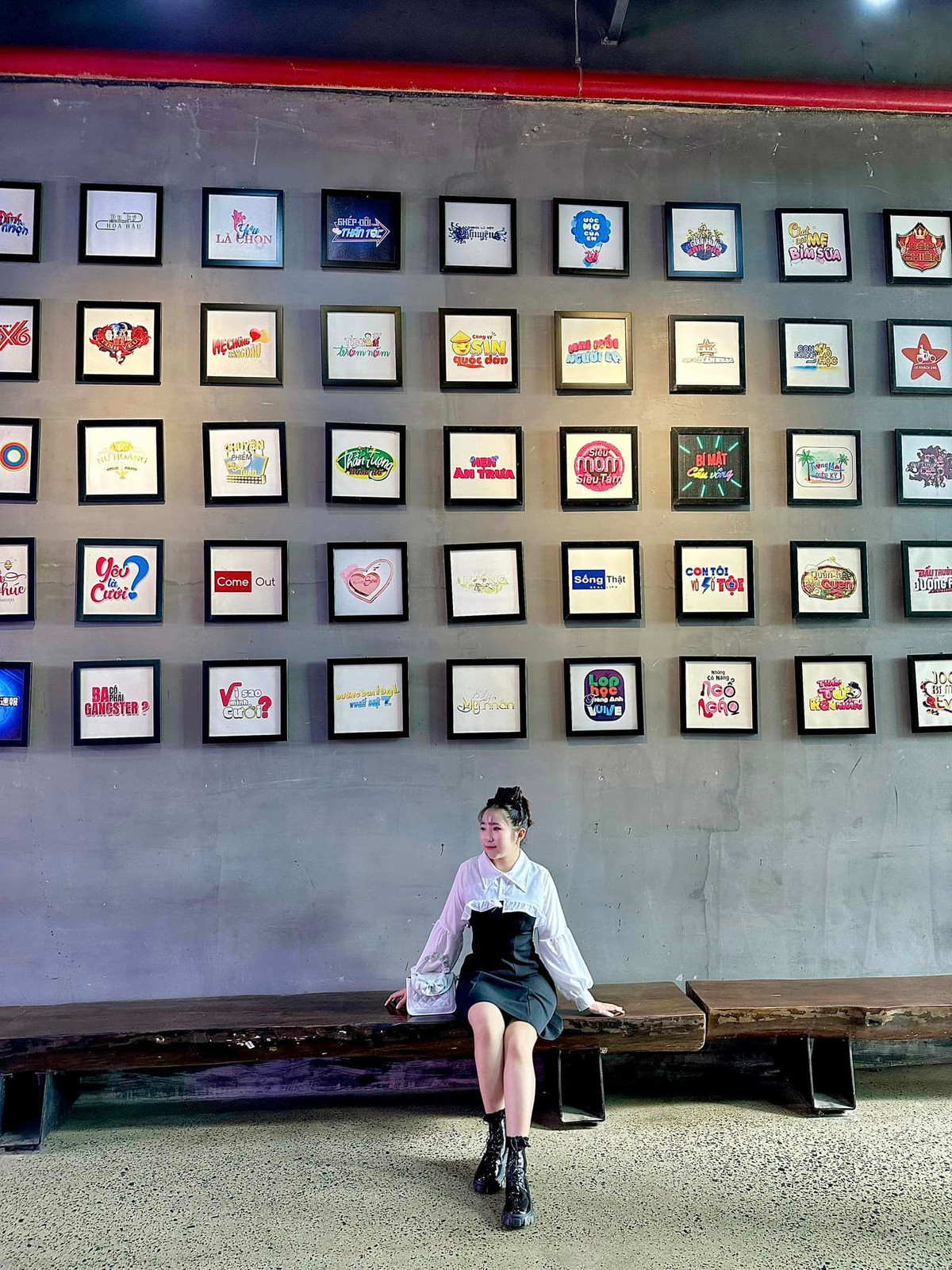 Tuy nhiên, sau khi được giúp đỡ từ nhà quản lý mạng lưới đa kênh (MCN), Quỳnh Abi được tiếp cận và gặp gỡ nhiều người có kinh nghiệm, cô được đóng góp để phát triển những điểm hay, khắc phục những điểm yếu và đã đạt được thành công như hiện giờ.