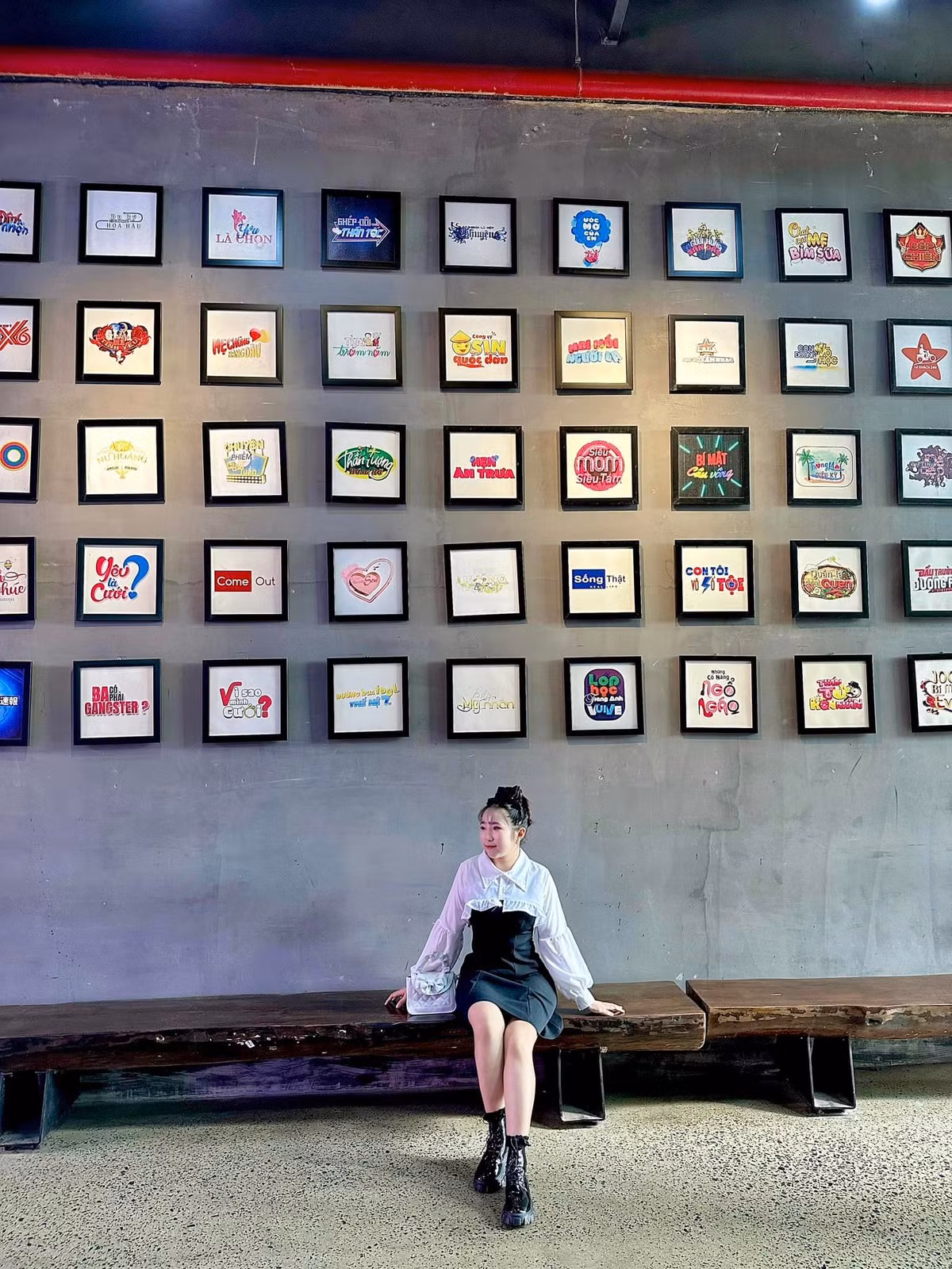 Tuy nhiên, sau khi được giúp đỡ từ nhà quản lý mạng lưới đa kênh (MCN), Quỳnh Abi được tiếp cận và gặp gỡ nhiều người có kinh nghiệm, cô được đóng góp để phát triển những điểm hay, khắc phục những điểm yếu và đã đạt được thành công như hiện giờ.