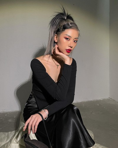 Để thể hiện đam mê, Mai Âm Nhạc dự thi Rap Việt và bị loại ngay ở vòng đối đầu.