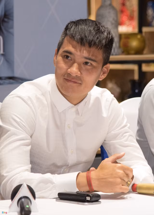 Công Vinh từng được biết đến với vai trò chủ tịch CLB TP HCM.