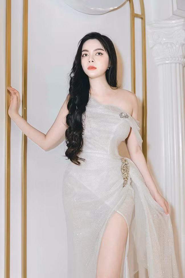 Diễn xuất là con đường Diệp Anh muốn theo đuổi lâu dài nên cô tích cực trau dồi kiến thức, kinh nghiệm. Cô gái Tuyên Quang cũng rất có duyên với các cuộc thi nhan sắc.