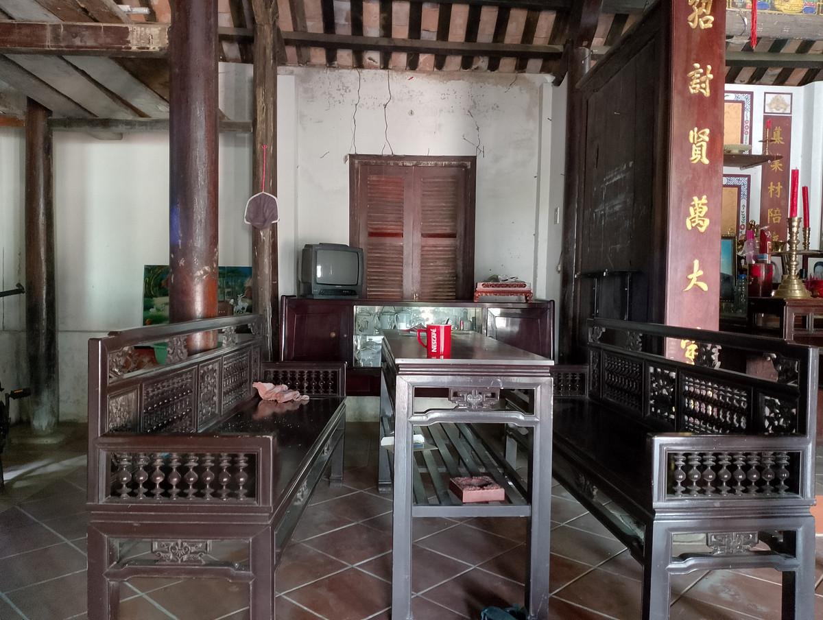 Điểm nổi bật của làng cổ Phong Nam chính là những ngôi nhà cổ hơn 100 năm đến gần 200 năm tuổi nhưng vẫn vượt qua được sức mạnh của thời gian.