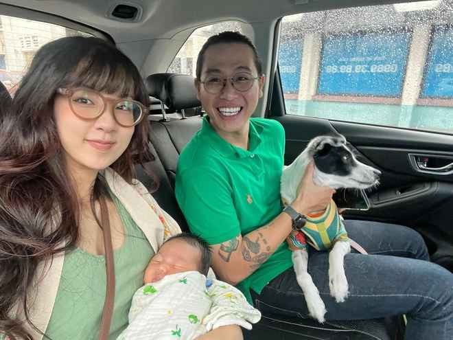 Em cũng có đi qua đi lại ở thành phố Hồ Chí Minh và Hà Nội, chủ yếu ở Hà Nội. Thấy nghi nghi, em nhắn tin hỏi: ‘Hình như mình đã gặp nhau ở đâu rồi’, để kiểm tra lại xem mình có nhớ đúng không thôi”.