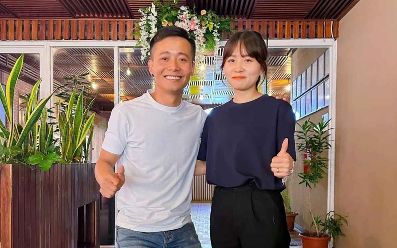 Mỗi thành công của Quang Linh đều không thể thiếu sự ủng hộ từ gia đình, trong đó Nhật Lệ đóng vai trò là người luôn khuyên nhủ và động viên em trai vượt qua khó khăn.