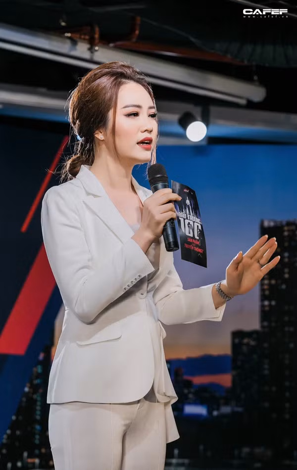 Á hậu Thụy Vân là gương mặt nổi bật trong giới BTV. Cô từng đoạt giải Á khôi 1 Hoa khôi Học đường 2003, Hoa khôi Đại học Ngoại thương Hà Nội 2006.