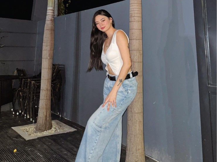 Với lợi thế ngoại hình của mình, Camille tự tin lăng xê nhiều xu hướng thời trang hot.