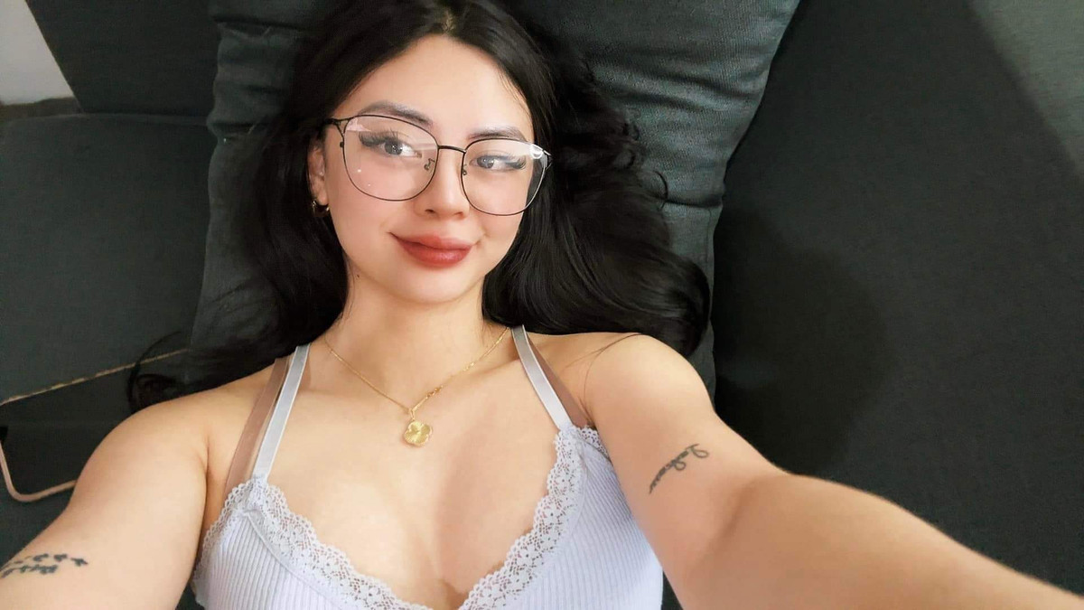 Camille được khen sở hữu nét đẹp căng tràn sức sống.