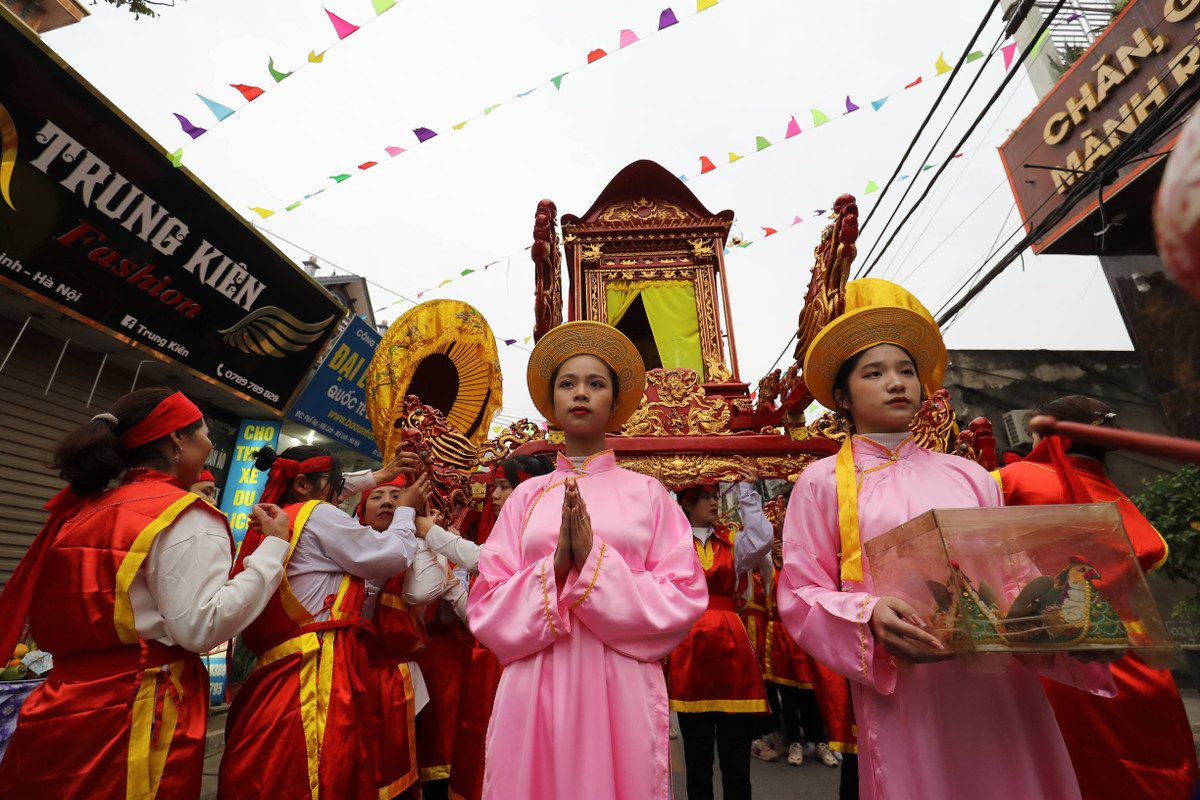 Tại lễ kỷ niệm, các đại biểu và nhân dân đã tham dự nghi thức đọc Chúc văn và dâng hương, cùng ôn lại công lao của Hai Bà, cùng các vị tướng lĩnh tài ba, các nghĩa sĩ trung liệt, đã làm nên cuộc khởi nghĩa huyền thoại.