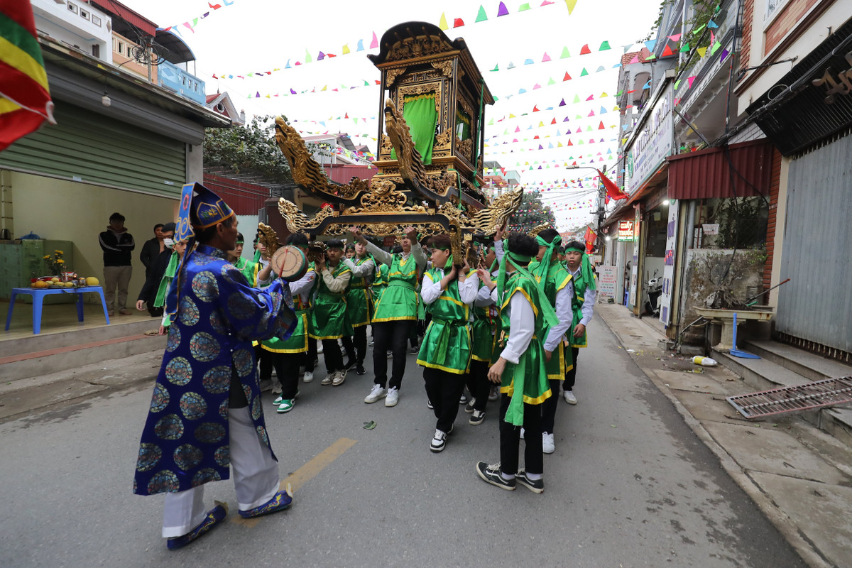 Được sự hưởng ứng của các lạc Hầu, lạc Tướng và nhân dân, chỉ trong thời gian ngắn, với khí thế sục sôi mạnh mẽ, Hai Bà Trưng đã lãnh đạo đội quân đánh đuổi giặc ngoại xâm ra khỏi bờ cõi. Cuộc khởi nghĩa Hai Bà Trưng đã ghi một dấu son sáng chói đầu tiên trong lịch sử giữ nước của dân tộc.