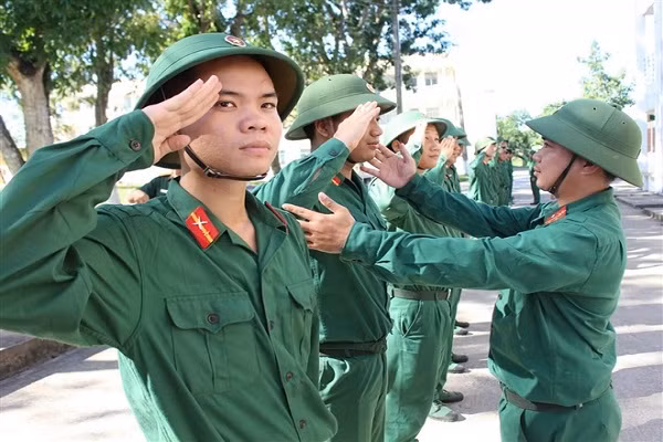Bo Quoc phong dieu chinh thoi gian so tuyen cac truong quan doi