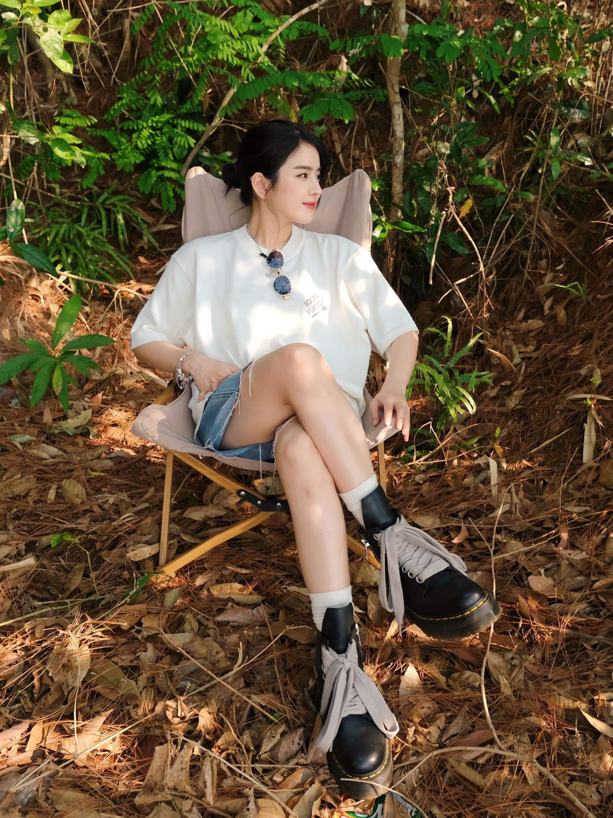 So với nhiều nữ DJ khác, Mie nổi tiếng với vẻ gợi cảm chừng mực, không khoe da thịt "bốc lửa" mỗi lần trình diễn. Cô thường chọn những trang phục nhằm khoe được làn da trắng, phong cách năng động.