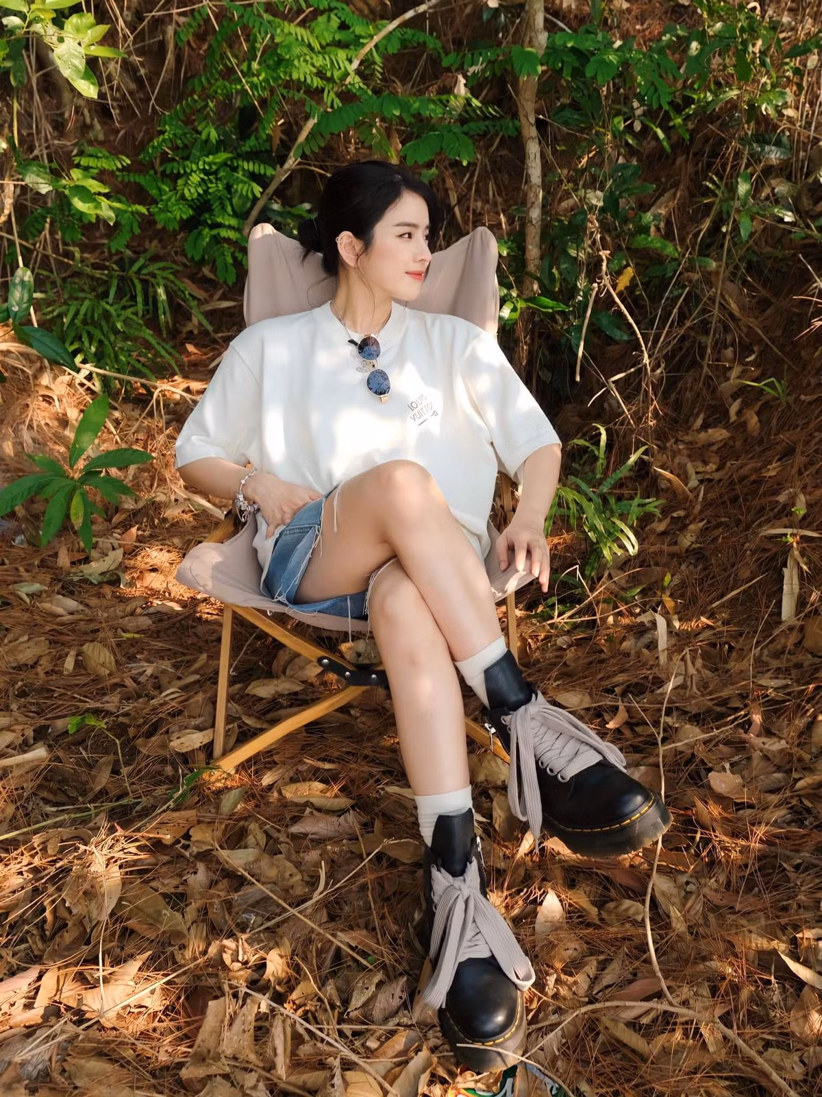 So với nhiều nữ DJ khác, Mie nổi tiếng với vẻ gợi cảm chừng mực, không khoe da thịt "bốc lửa" mỗi lần trình diễn. Cô thường chọn những trang phục nhằm khoe được làn da trắng, phong cách năng động.