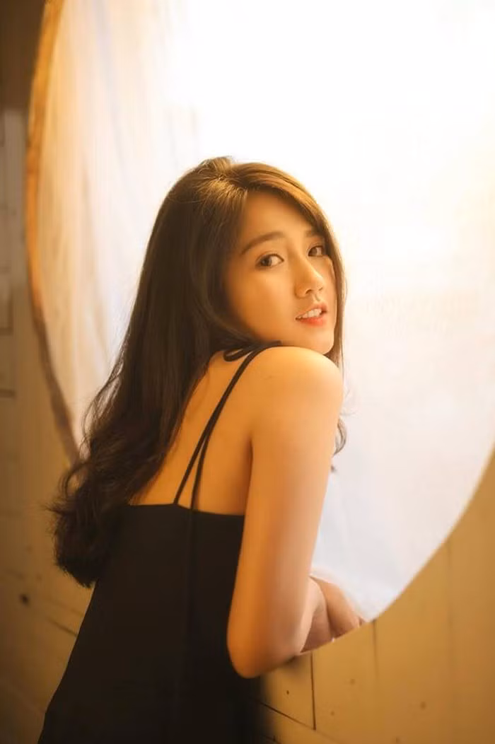 Nhiều người nhận xét nhờ chăm chỉ luyện tập, body của Trinh Xíu cũng cải thiện rất nhiều. Hiện tại, hot girl Sài thành sở hữu vóc dáng “đồng hồ cát” khiến hội chị em mơ ước.