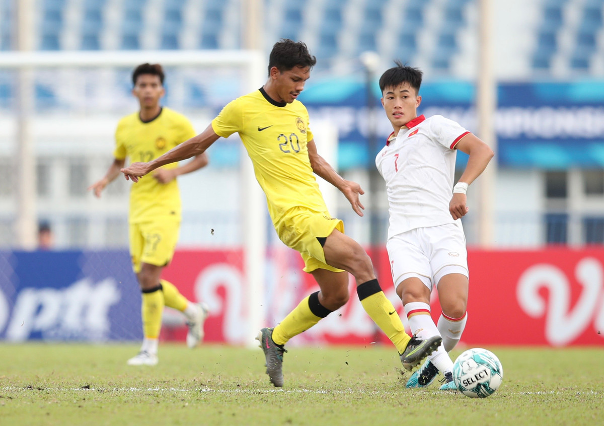 Thang Malaysia, U23 Viet Nam sang cua bao ve ngoi vuong-Hinh-2