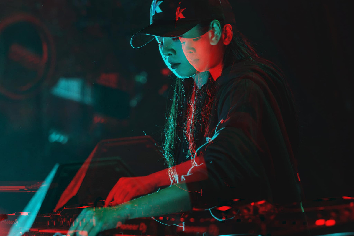 Phải thừa nhận một điều, kể cả khi tỏ thần thái "cool ngầu", Mie vẫn cuốn hút.