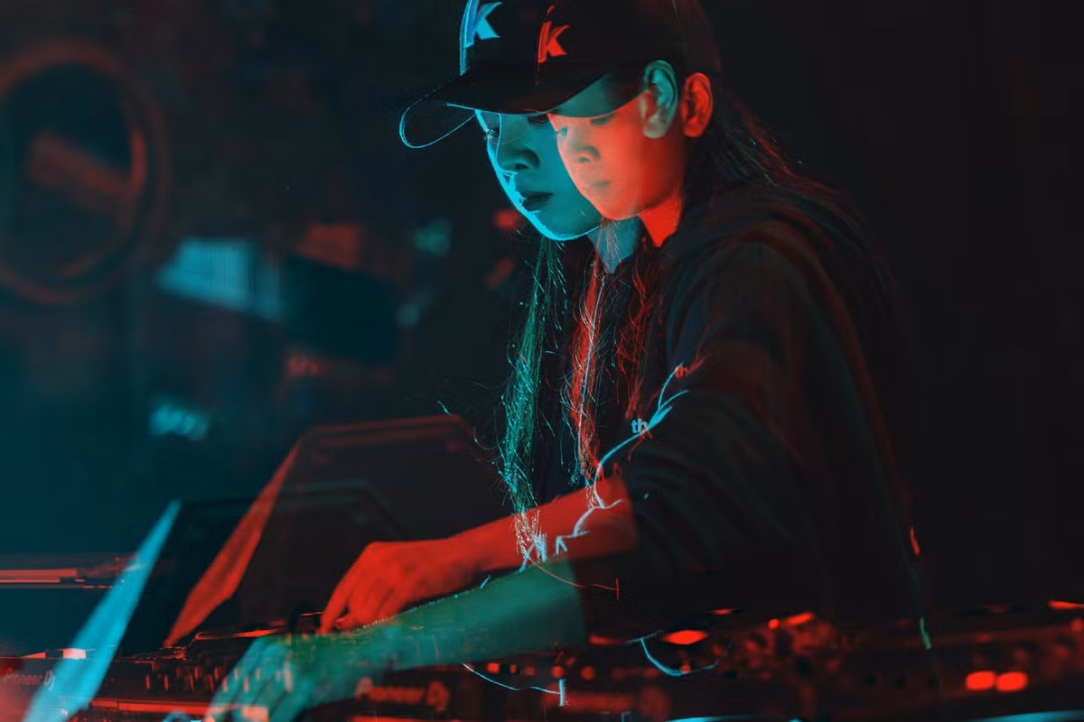 Phải thừa nhận một điều, kể cả khi tỏ thần thái "cool ngầu", Mie vẫn cuốn hút.