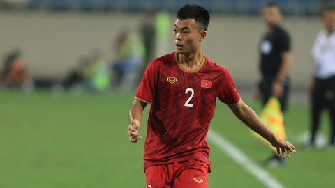 Đối tác thi đấu phía đối diện với Tấn Tài nhiều khả năng vẫn là Thanh Thịnh. Cầu thủ SHB Đà Nẵng hoàn thành tốt nhiệm vụ lót cánh trái trong trận đấu với UAE.